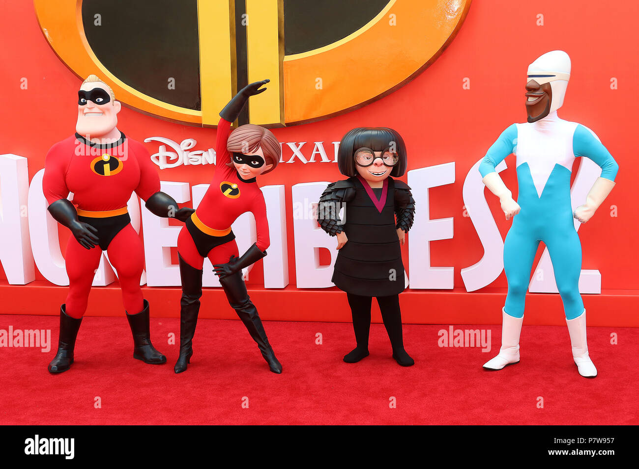 THE INCREDIBLES [US 2004] CRAIG T. NELSON voices Bob Parr / Mr. Incredible  Date: 2004 Stock Photo - Alamy