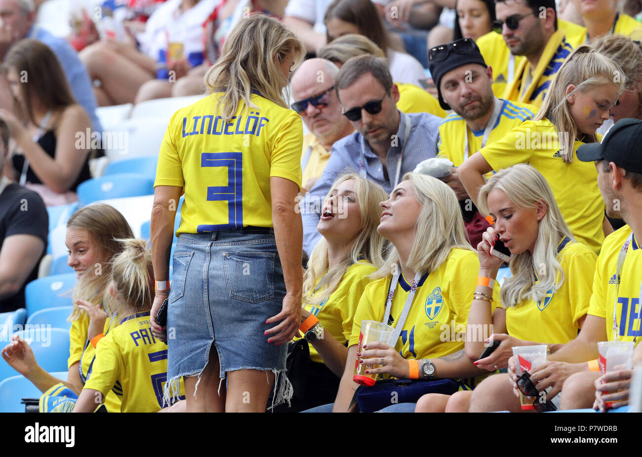 Maja Nilsson (left, standing), wife of Victor Lindelof ...