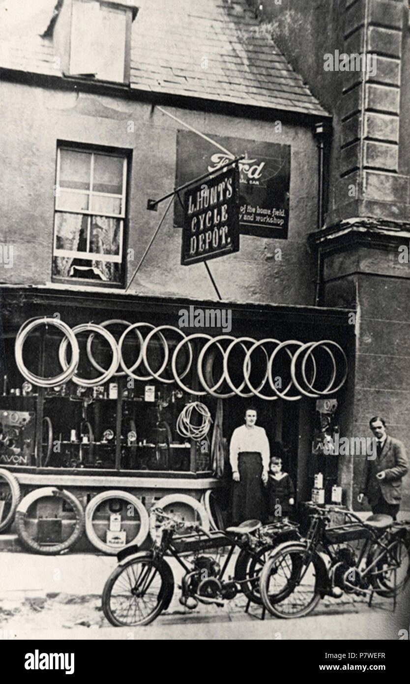 English no. 101 Monnow street in c.1920 the shop is Hunt's Cycle Depot