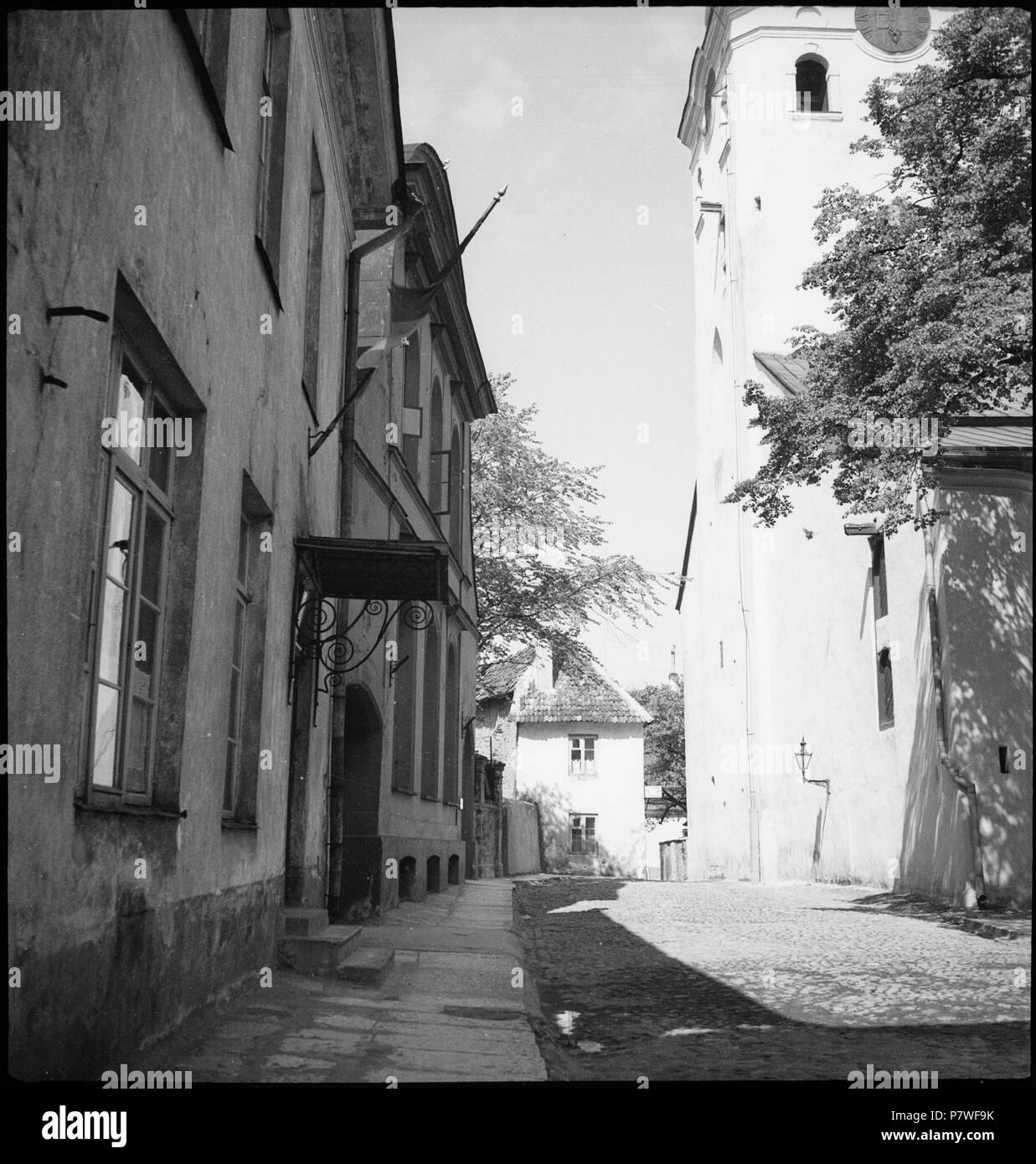 Estland, Tallinn (Reval): Strasse; Strasse mit Gebäuden. 1937 70 CH-NB - Estland, Tallinn (Reval)- Strasse - Annemarie Schwarzenbach - SLA-Schwarzenbach-A-5-16-034 Stock Photo