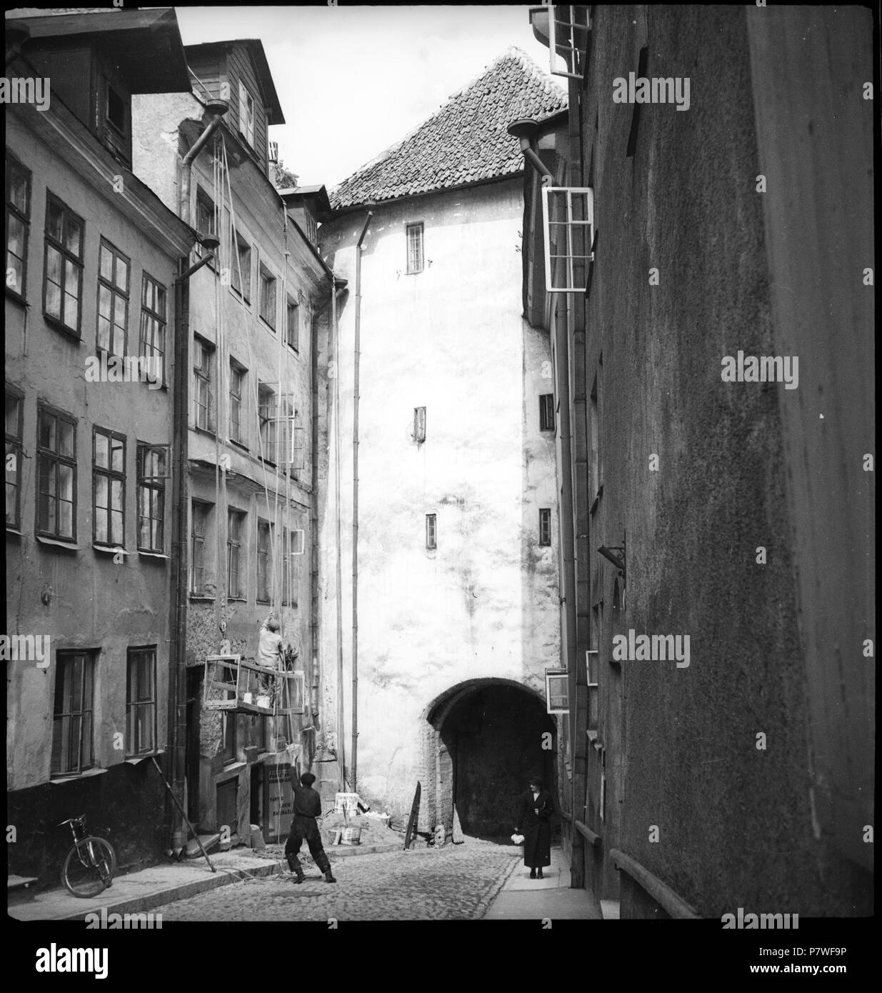 Estland, Tallinn (Reval): Strasse; Strasse mit Gebäuden. 1937 70 CH-NB - Estland, Tallinn (Reval)- Strasse - Annemarie Schwarzenbach - SLA-Schwarzenbach-A-5-16-036 Stock Photo