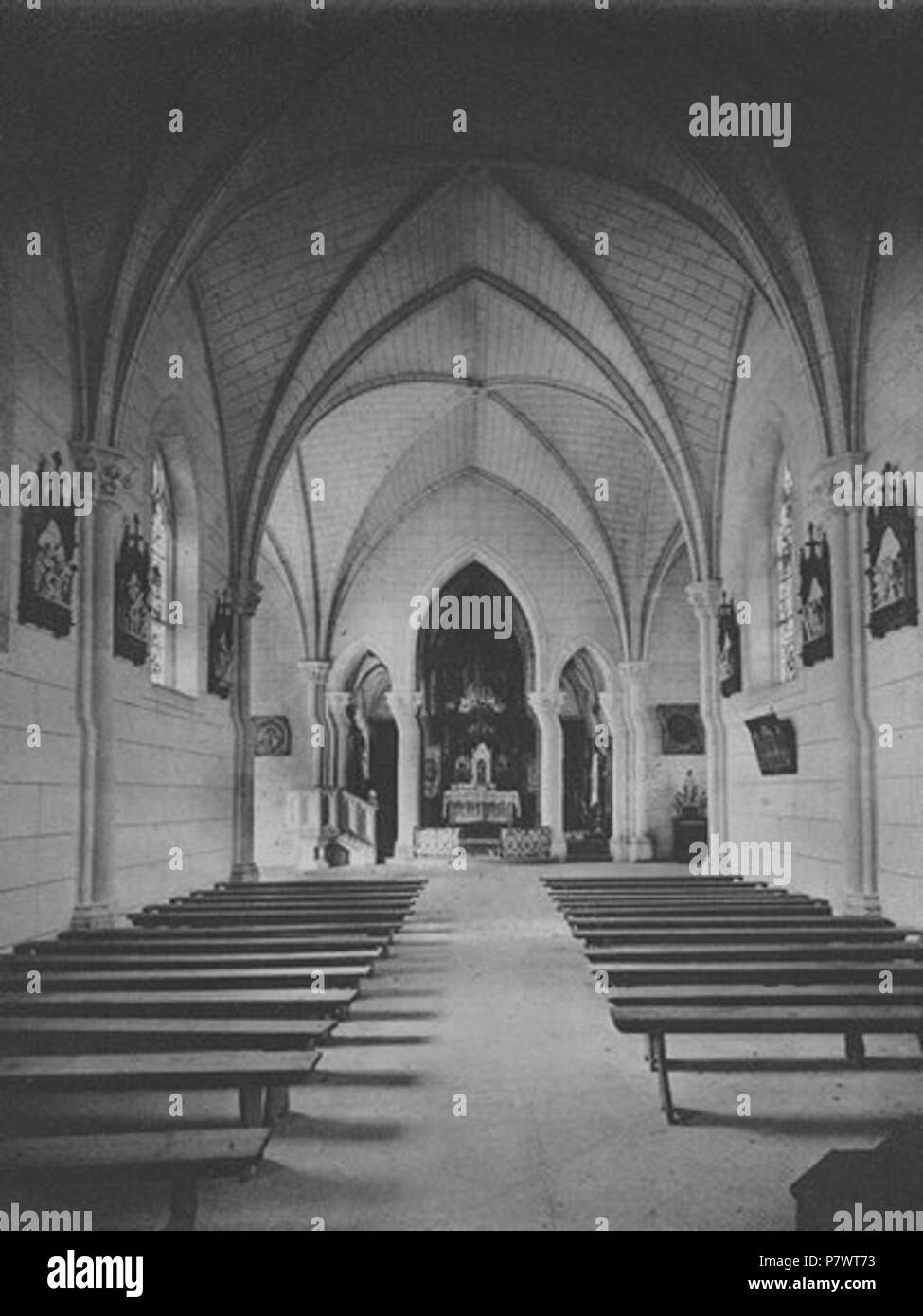 Français : La seconde chapelle Notre-Dame-du-Haut à Ronchamp, de style gothique. 1920s 88 Chapelle Notre-Dame-du Haut 08 Stock Photo