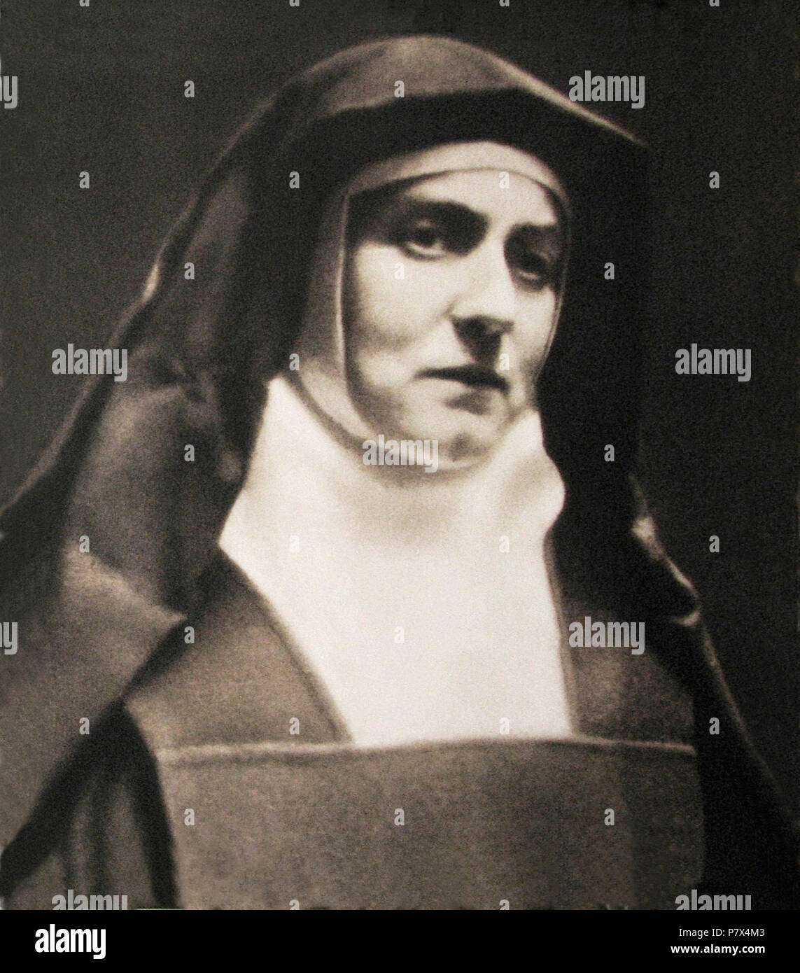 Carmelite nun hi-res stock photography and images - Alamy