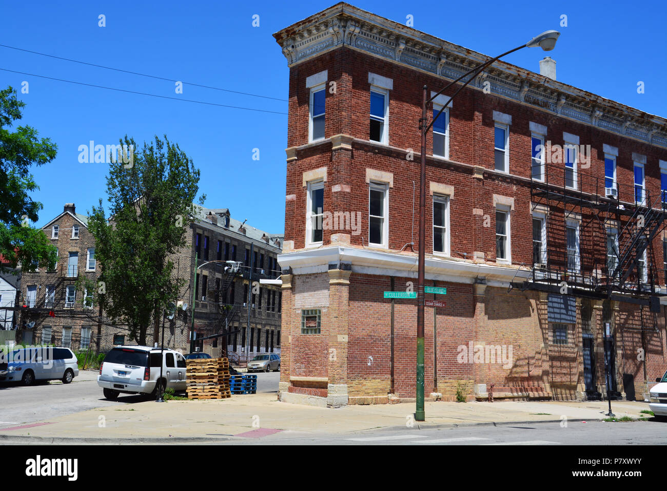 A vintage wedgeshaped apartment in Chicago's Pilsen neighborhood on