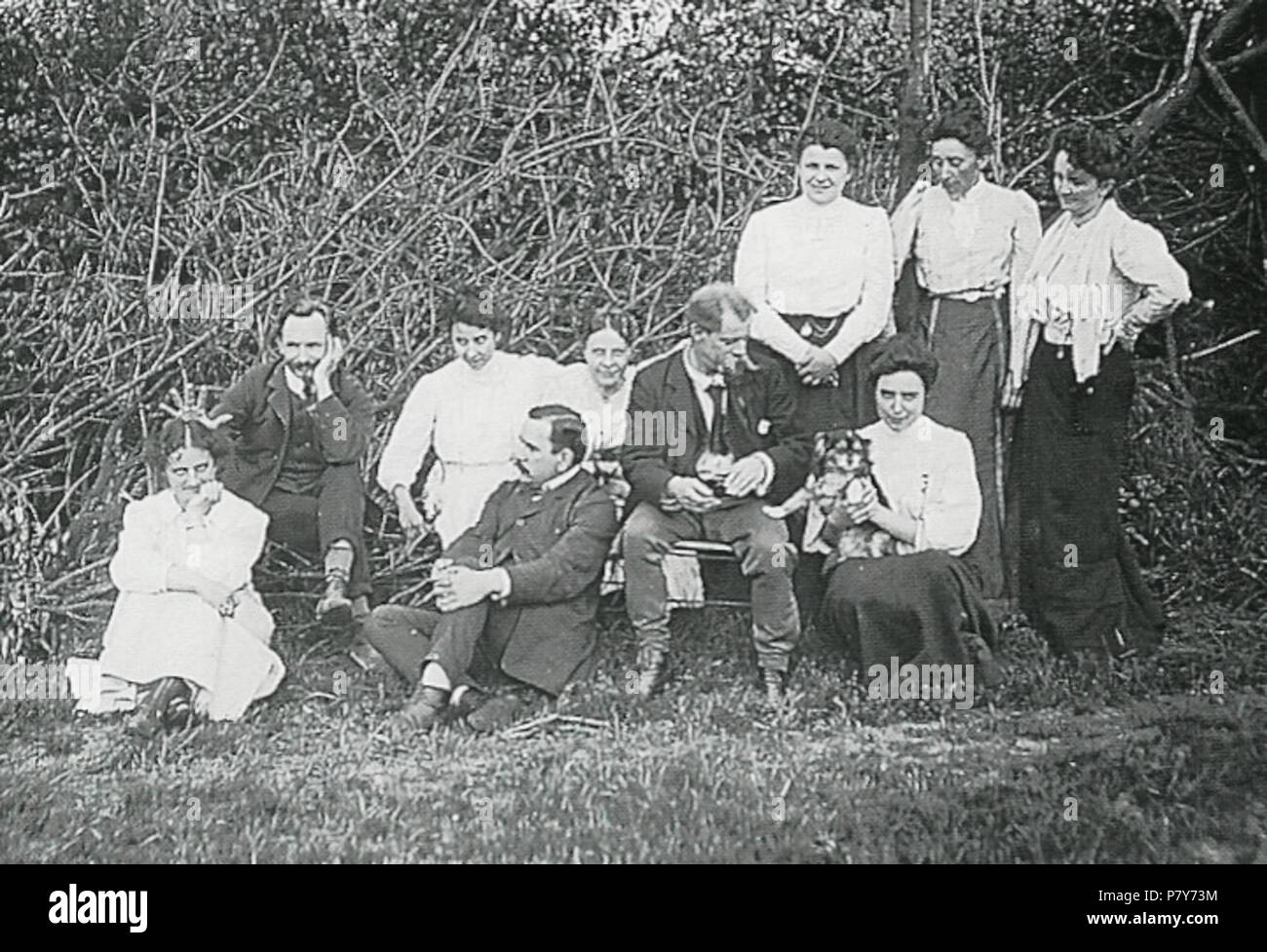 English: Henry Luyten And Students . Circa 1910 191 Henry Luyten And 