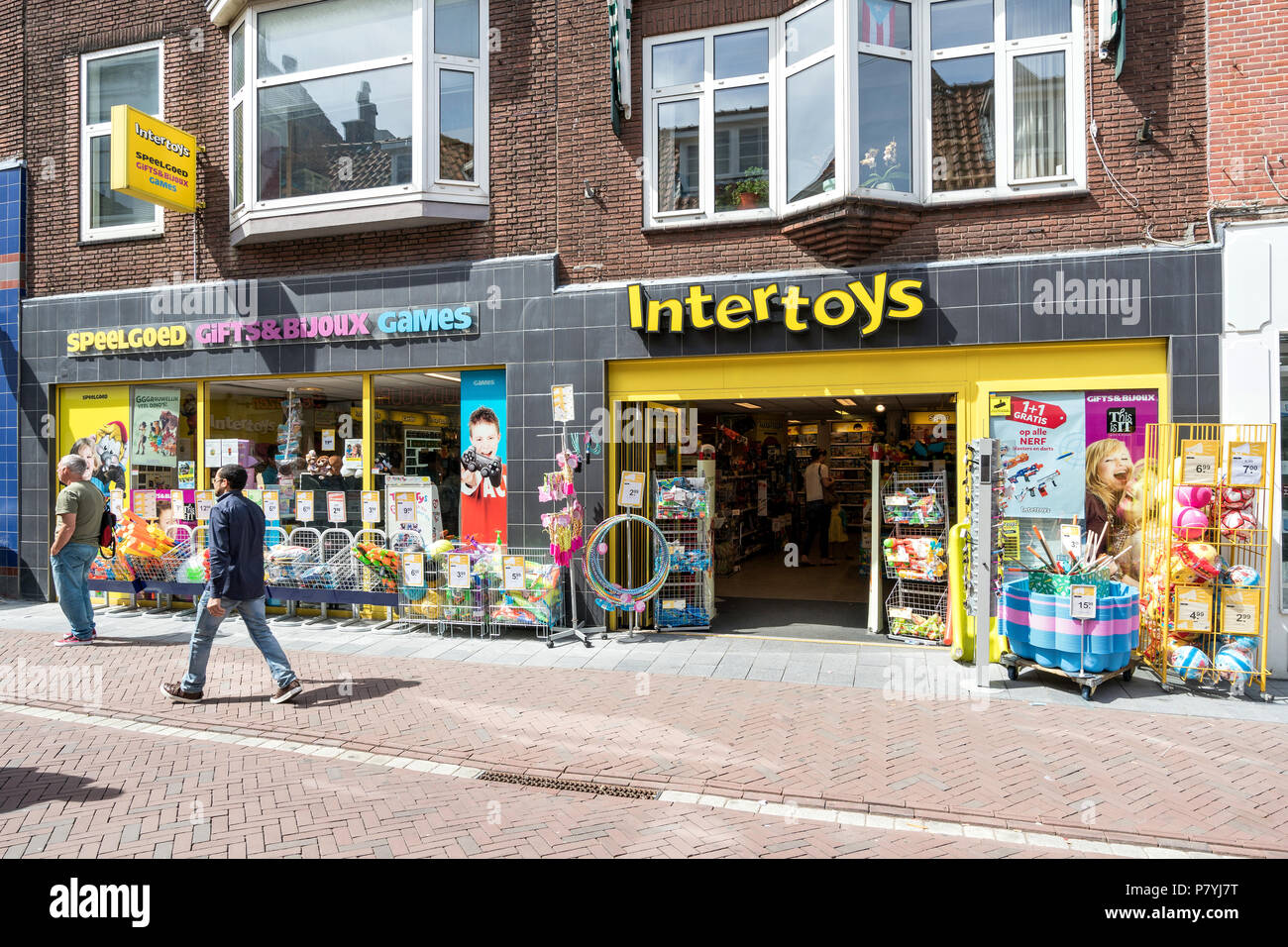 zonsondergang betalen Vouwen Intertoys store in Leiden, the Netherlands. Intertoys is a Dutch toys and  multimedia retailer and is owned by British Alteri Investors Stock Photo -  Alamy