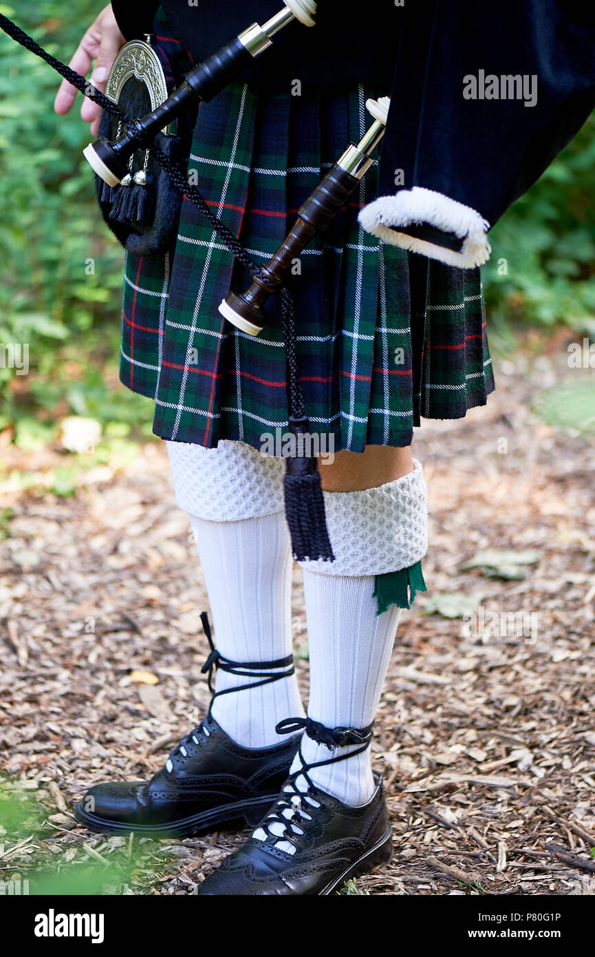 kilt sock tassels