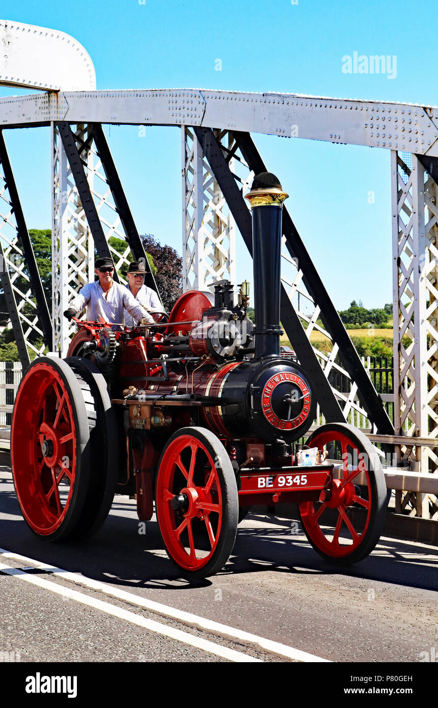 Cw 6278 Wallis traction engine BE 9345 on A49 at Acton Swing Bridge  This Wallis traction engine of 1897 is crossing the river Weaver in Cheshire on t Stock Photo
