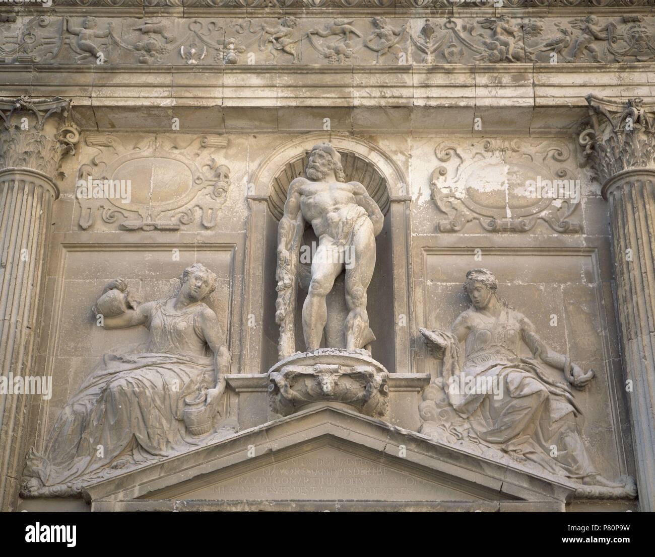 AYUNTAMIENTO ANTIGUO-ESCULTURA DE HERCULES. Author: RIBERA ANDRES / MARTIN DE OLIVA DIEGO. Location: AYUNTAMIENTO ANTIGUO, SPAIN. Stock Photo