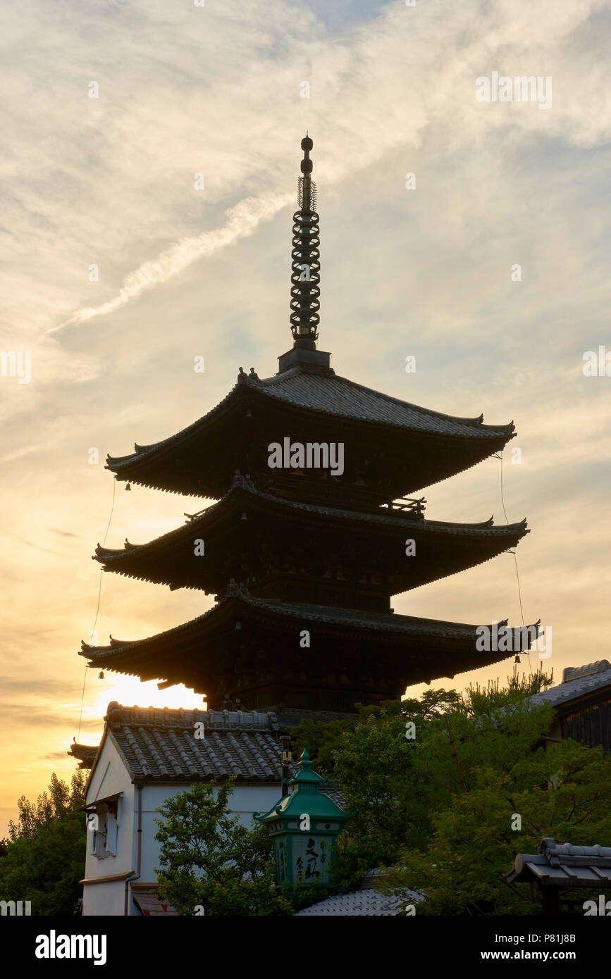 Yasaka pagoda sunset hi-res stock photography and images - Alamy