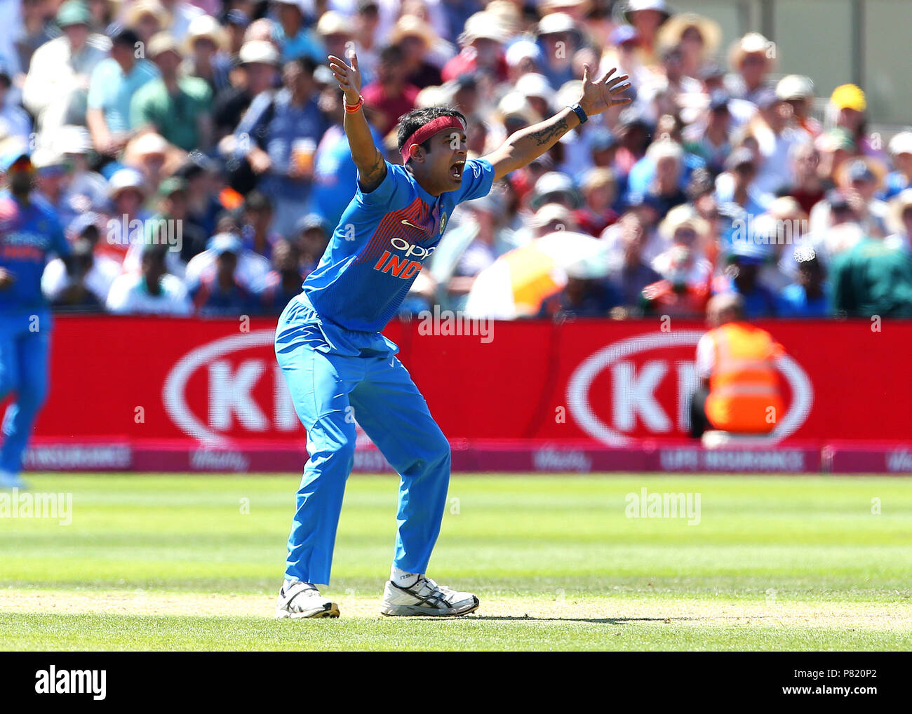 India's Siddarth Kaul appeals during the Second Vitality IT20 Series Match  at the Brightside Ground, Bristol Stock Photo - Alamy