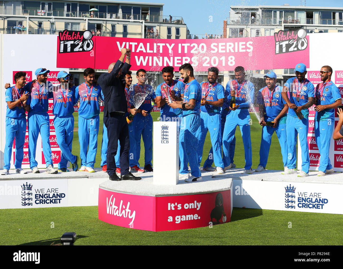 India celebrate the series win during the Second Vitality IT20 Series
