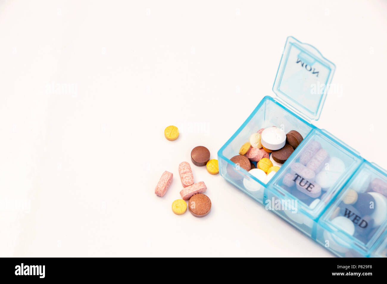 pill and drugs management daily dispenser Stock Photo Alamy