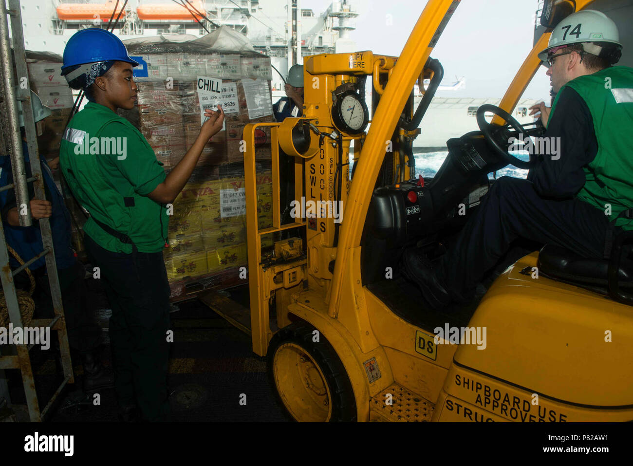 Page 2 Fork Lift Operator High Resolution Stock Photography And Images Alamy