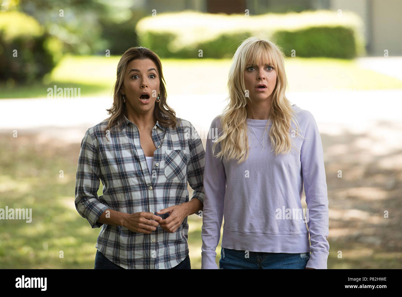 OVERBOARD 2018 MGM film with Anna Faris at right and Eva Longoria Stock Photo