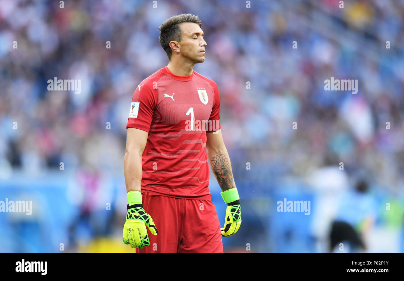 Uruguay goalkeeper hi-res stock photography and images - Page 2 - Alamy