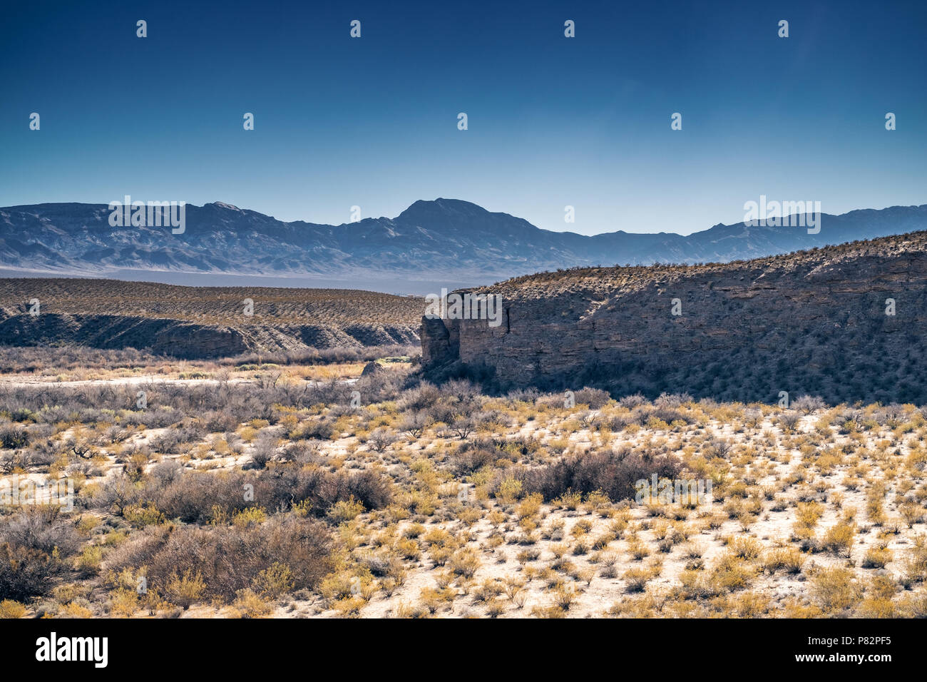 Nevada desert mountain hires stock photography and images Alamy