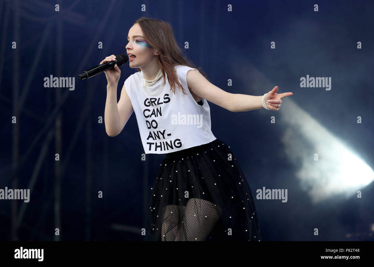 Lauren Mayberry From Chvrches Performs On The Main Stage During The Trnsmt Festival On Glasgow Green In Glasgow Stock Photo Alamy Lauren Mayberry From Chvrches Performs On The Main Stage During The Trnsmt Festival On Glasgow Green In Glasgow Stock Photo Alamy