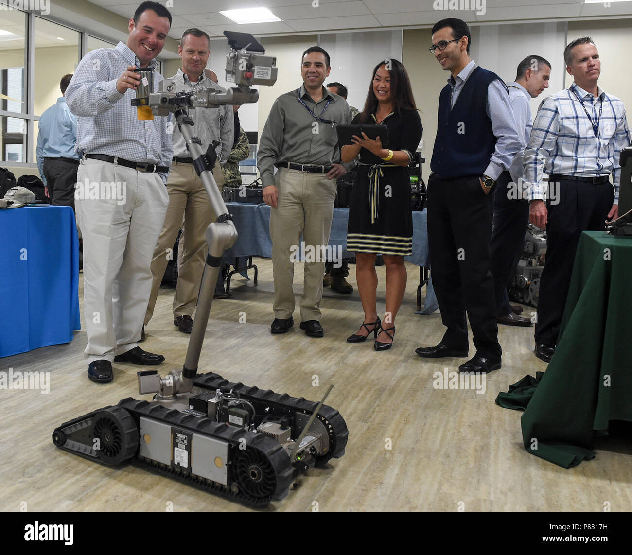 R I Sept 28 16 Students Participating In The Unmanned Systems And Conflict In The 21st Century Elective At U S Naval War College In Newport Rhode Island Try Out The 510 Packbot A R I Sept 28 16 Students Participating In The Unmanned Systems And Conflict In The 21st Century Elective At U S Naval War College In Newport Rhode Island Try Out The 510 Packbot A