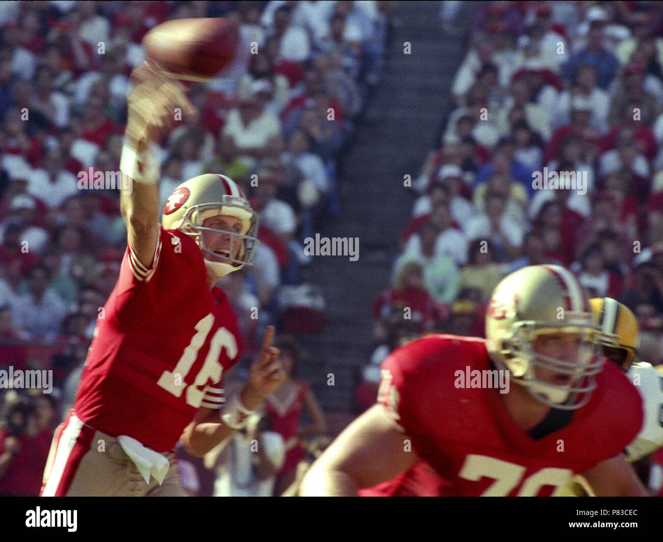 San Francisco, California, USA. 19th Nov, 1989. San Francisco 49ers vs Green  Bay Packers at Candlestick Park Sunday, November 19, 1989. Packers beat  49ers 21-17. Packer quarterback Don Majkowski (7) and Guard