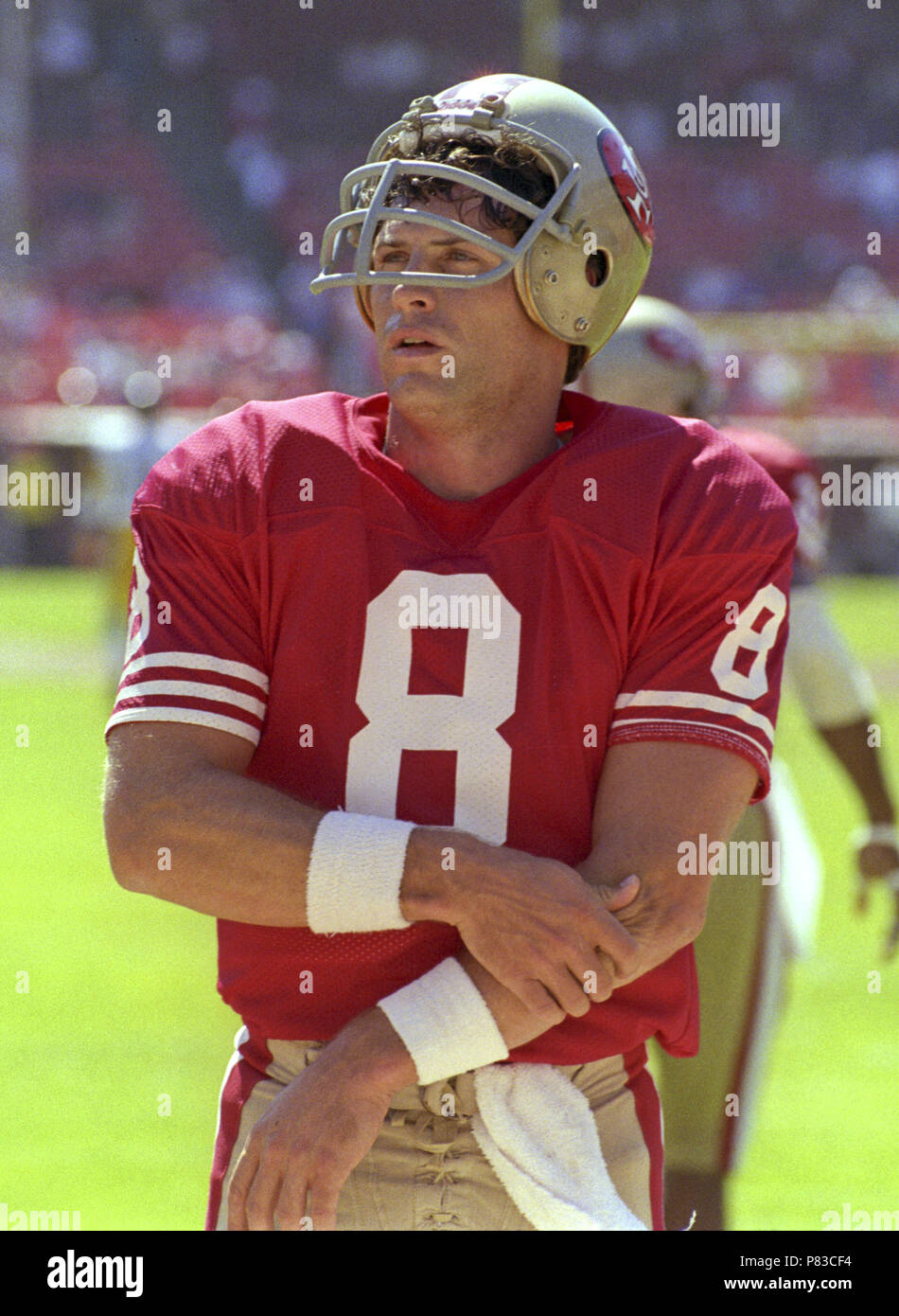 Steve Young Quarterback San Francisco 49Ers Game Action Regular Season –  Stock Editorial Photo © ProShooter #202985294