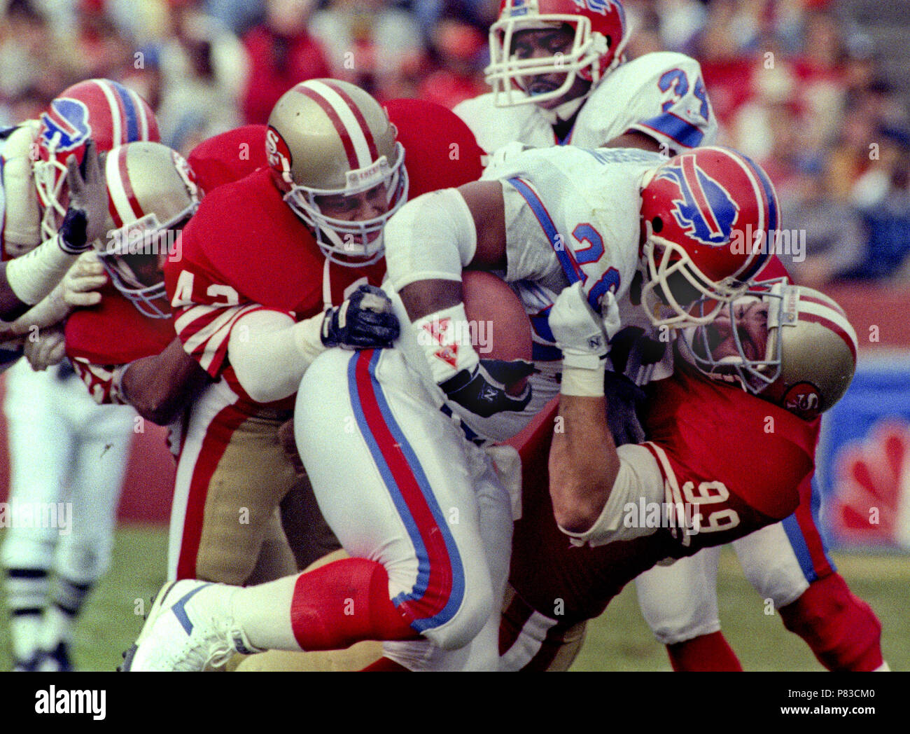 San Francisco, California, USA. 17th Dec, 1989. San Francisco 49ers vs Buffalo  Bills at Candlestick Park Sunday, December 17, 1989. 49ers beat Bills  21-10. San Francisco defensive back Ronnie Lott (42) and