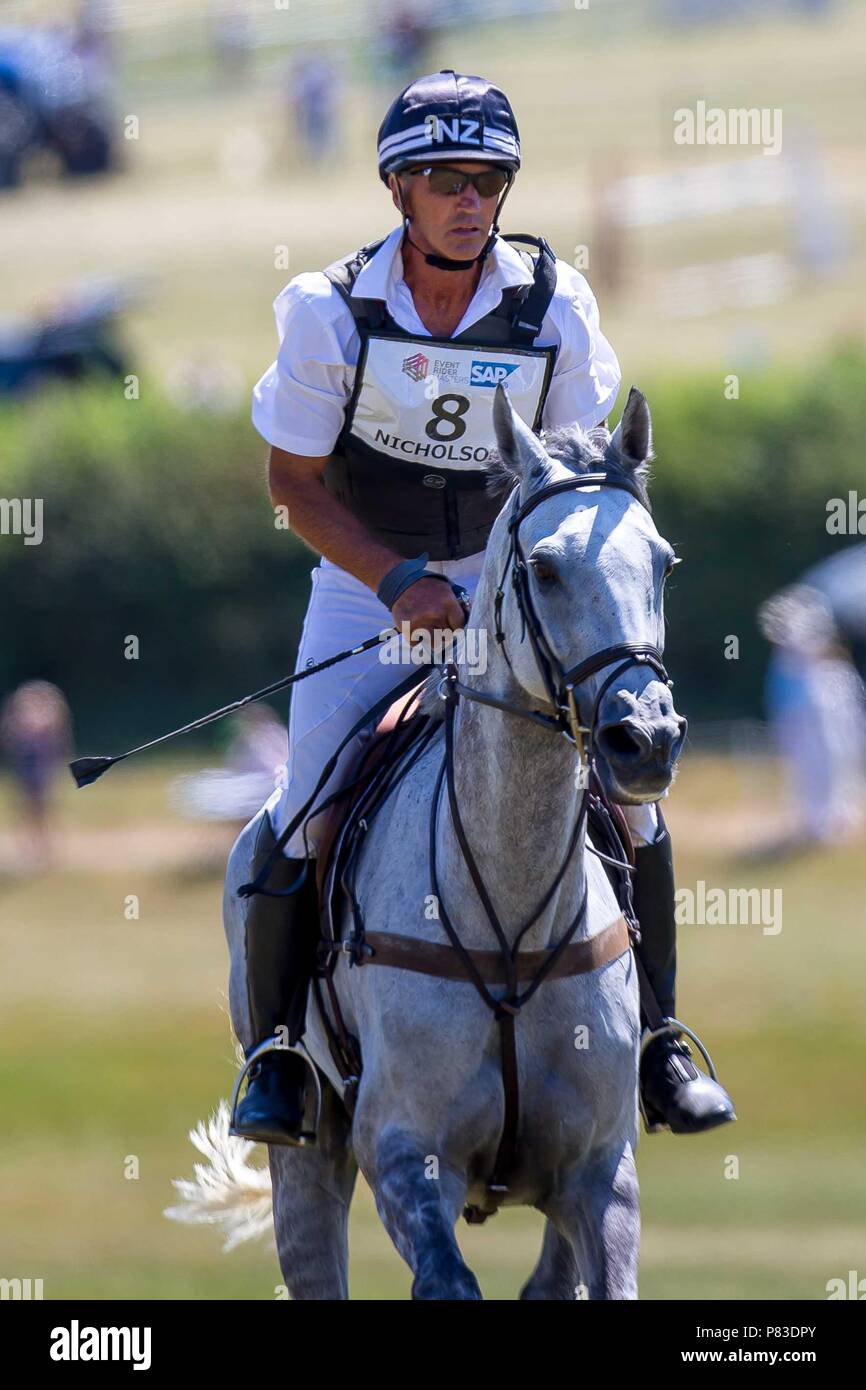 Wiltshire, UK. 8th July, 2018. Andrew Nicholson riding Swallow Springs. NZL. Day 4. CIC***. Event Rider Masters. Section A. Cross Country. St James Barbury Horse Trials. Wroughton. Wilstshire. UK. 08/07/2018. Credit: Sport In Pictures/Alamy Live News Stock Photo