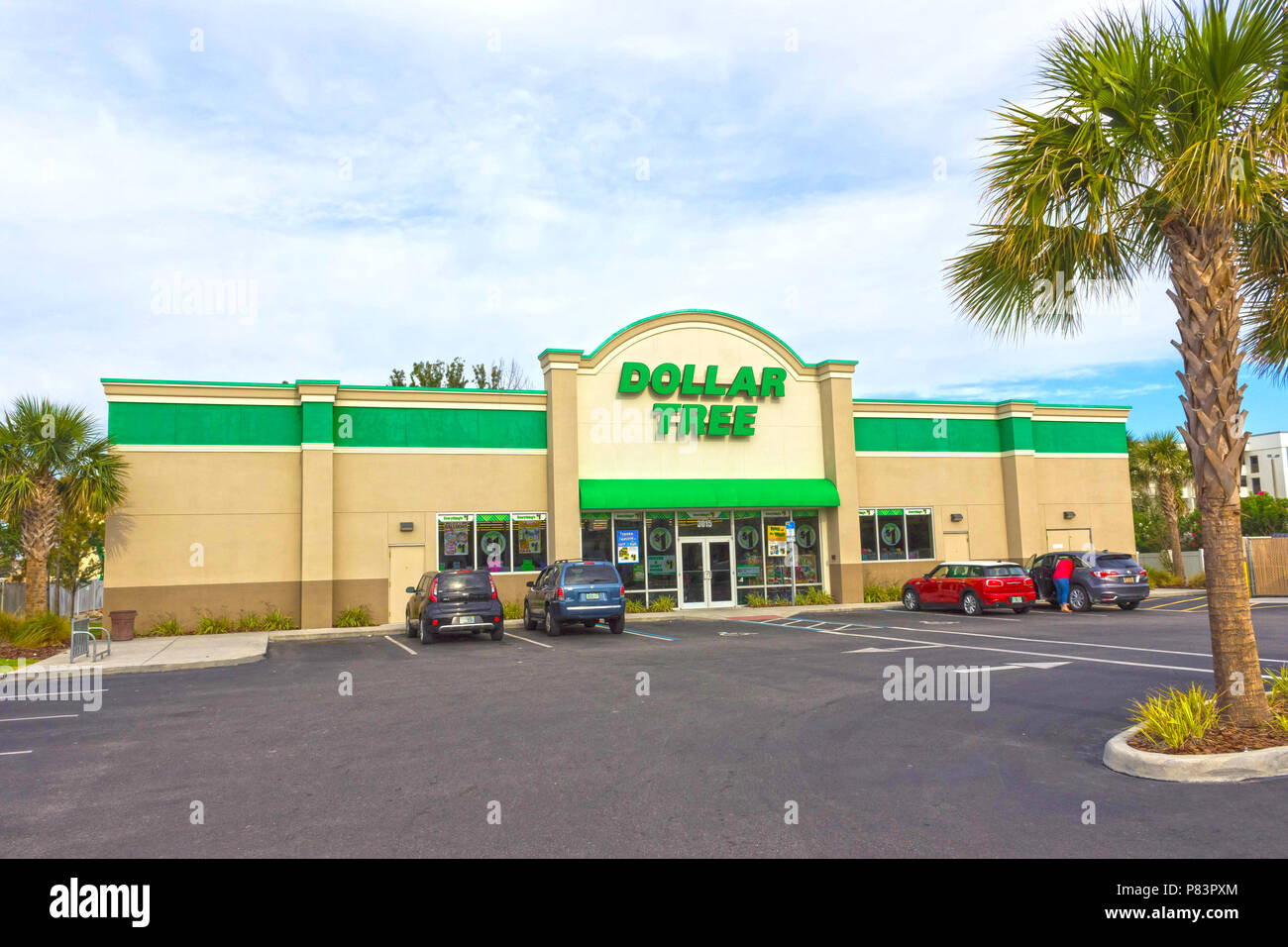One Dollar Store High Resolution Stock Photography And Images Alamy