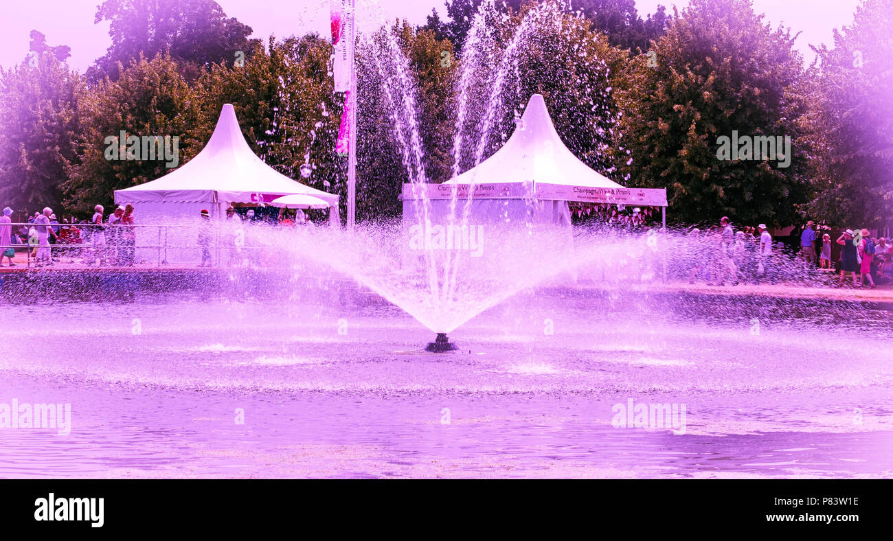 fountain in the park Stock Photo - Alamy