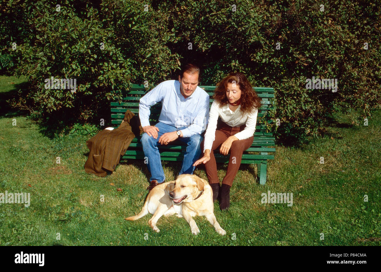 Enno Freiherr Von Ruffin Mit Ehefrau Sangerin Vicky Leandros Auf Gut Basthorst Deutschland 1988 Enno Baron Von Ruffin With His Wife Singer Vicky Leandros At Basthorst Mansion Germany 1988 Stock Photo Alamy