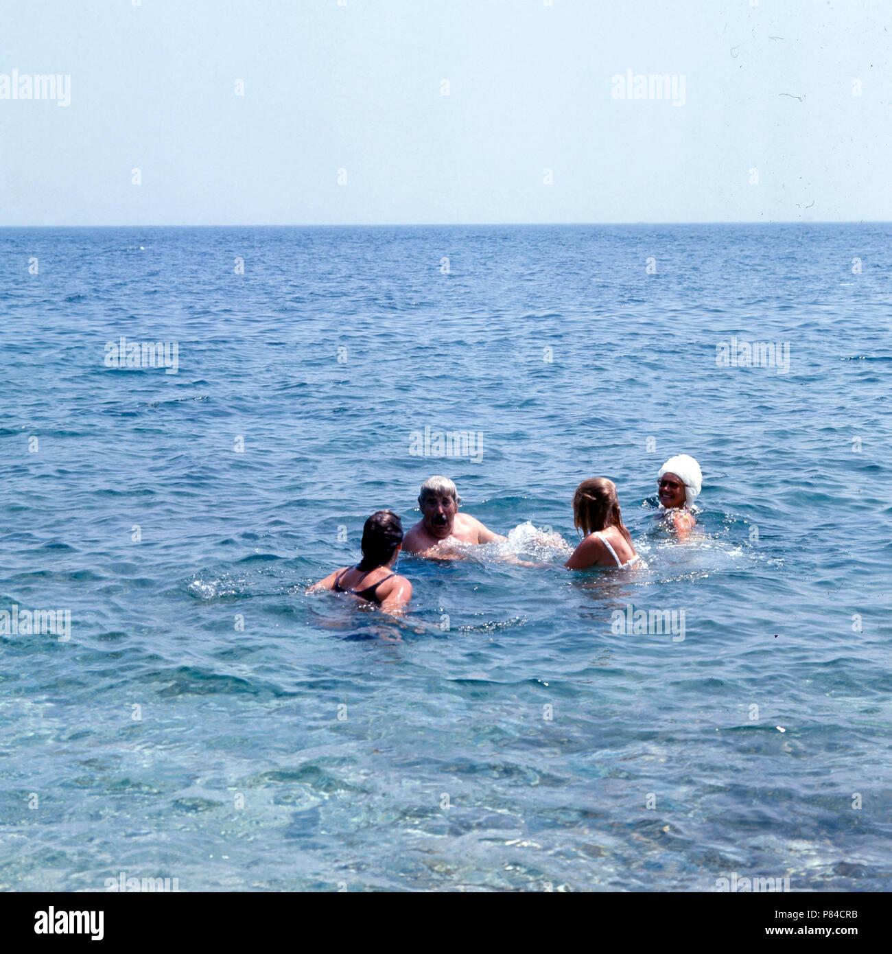 Familie Millowitsch beim gemeinsamen Urlaub auf Elba, Italien 1974. The Millowitsch family enjoying their summer vacation at Elba, Italy 1974. Stock Photo