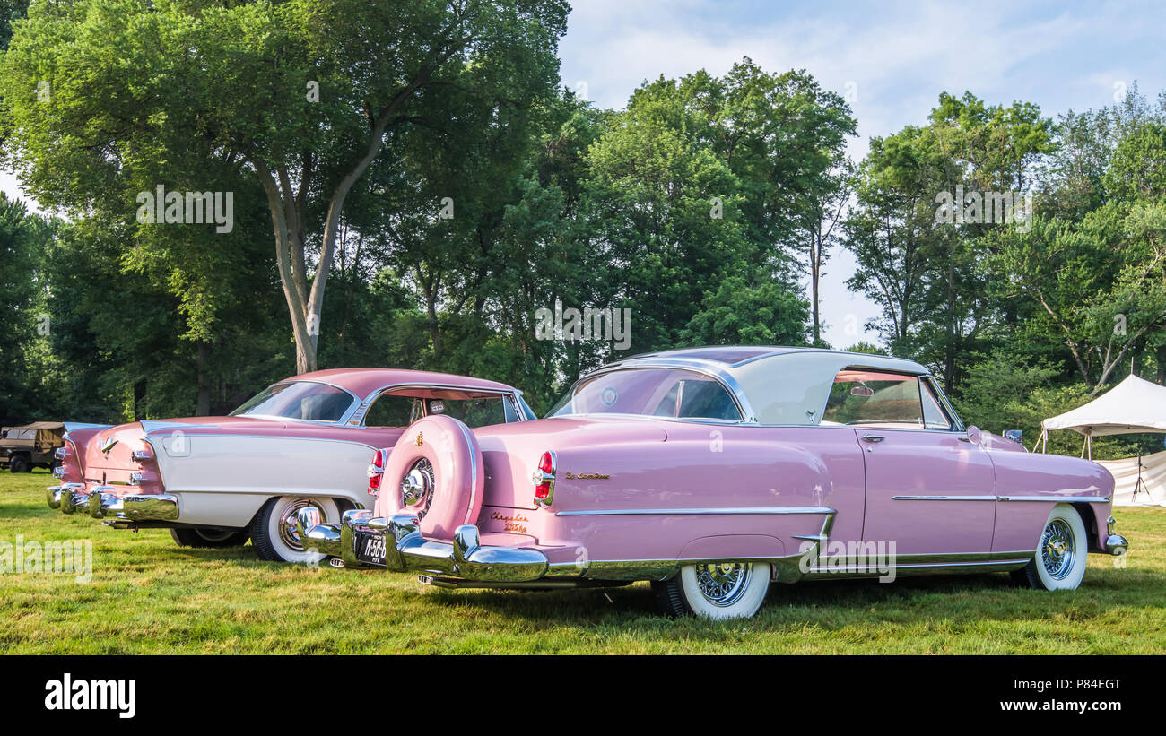 GROSSE POINTE SHORES, MI/USA - JUNE 17, 2018: A 1954 Chrysler Newport La Comtesse and 1955 Dodge La Femme Concept cars at the EyesOn Design car show,  Stock Photo