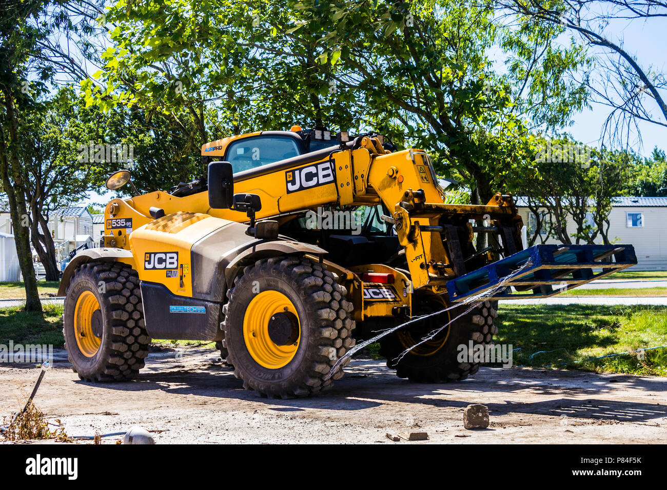 Heavy construction plant hires stock photography and images Alamy