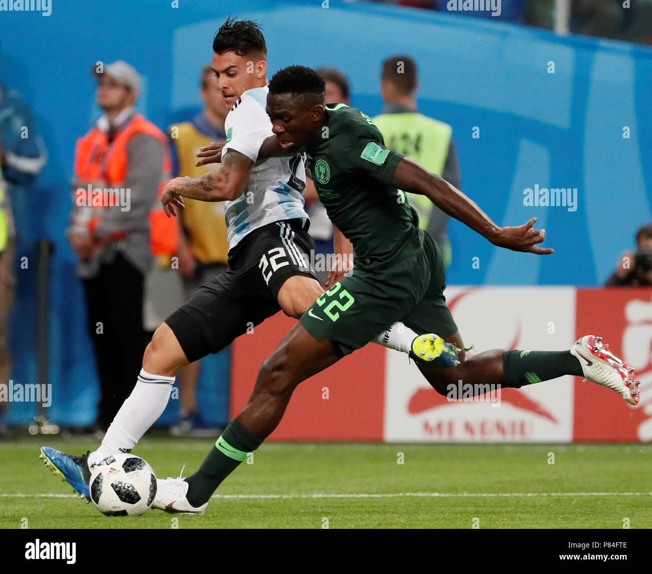 SAINT PETERSBURG, RUSSIA - JUNE 26: Kenneth Omeruo (R) of Nigeria national team and Cristian Pavon of Argentina national team vie for the ball during the 2018 FIFA World Cup Russia group D match between Nigeria and Argentina at Saint Petersburg Stadium on June 26, 2018 in Saint Petersburg, Russia. (MB Media) Stock Photo