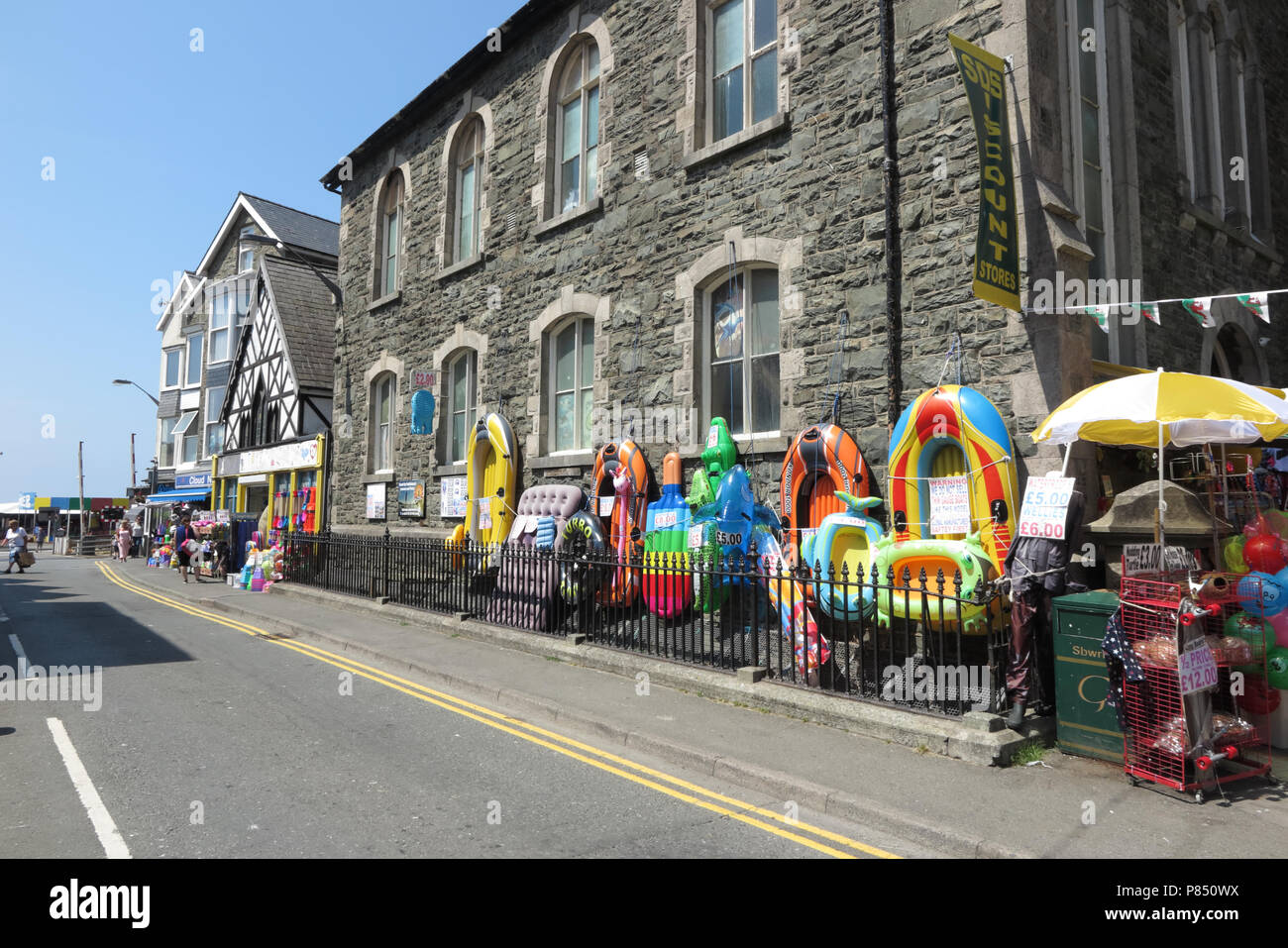 Beach Road, Barmouth, Gwynedd, North Wales Stock Photo Alamy