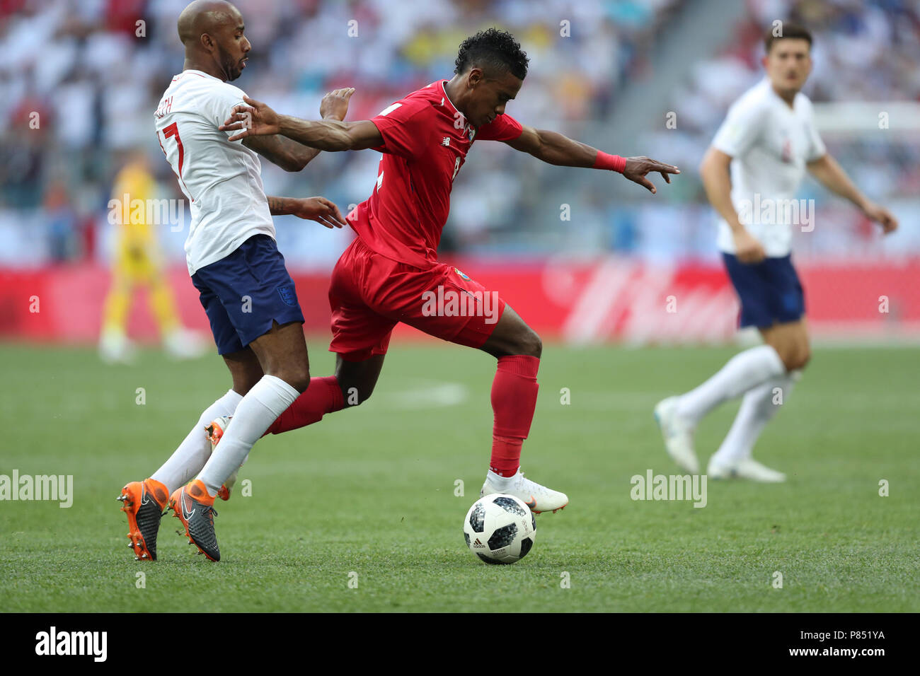 Eric Davis do Panama disputa bola com jogador da Inglaterra realizada neste  domingo, 24, no Estádio Nizhny Novgorod, na Rússia, válida pela 2ª rodada  do Grupo G da Copa do Mundo 2018