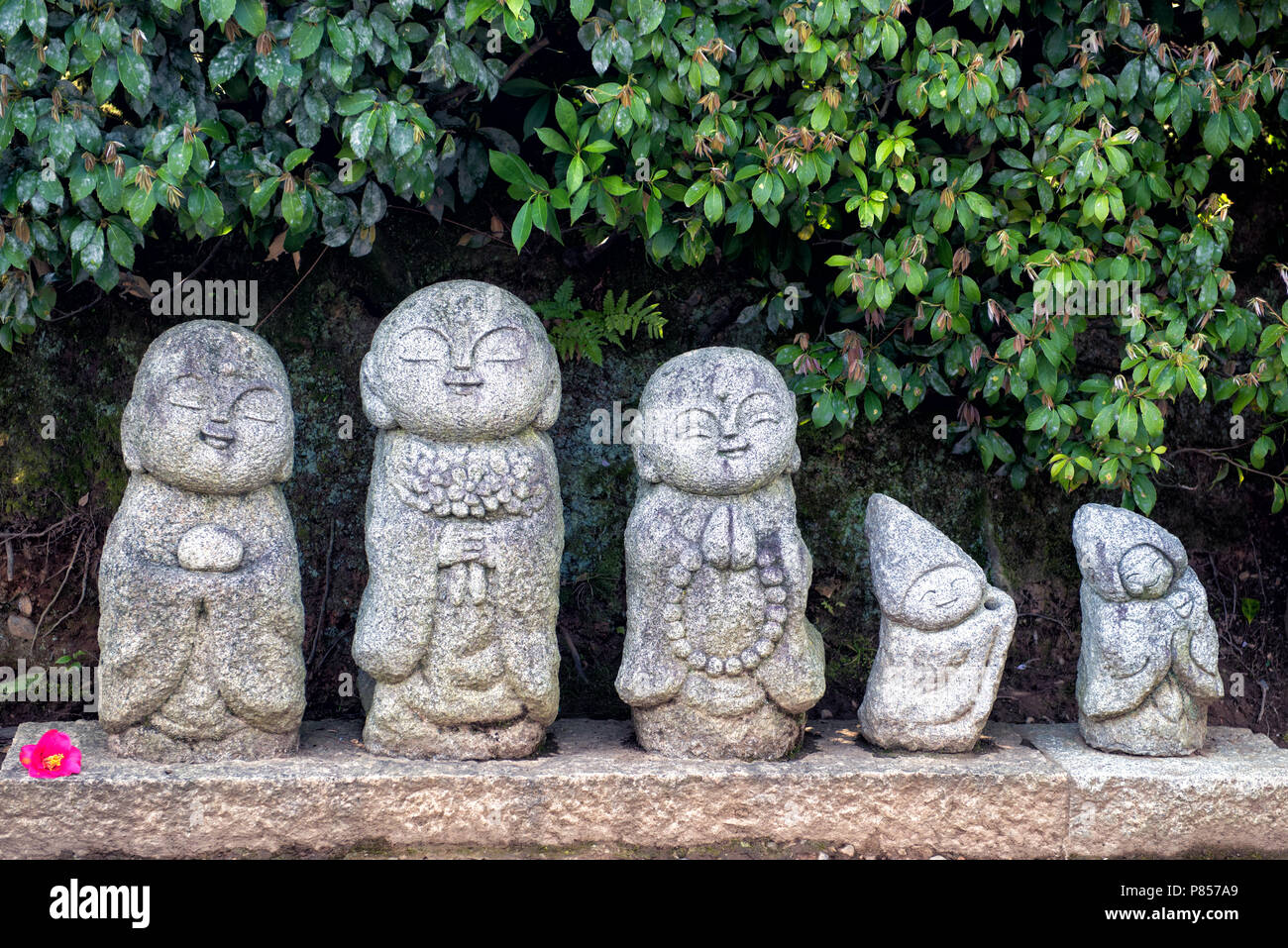 Statues in kyoto hires stock photography and images Alamy