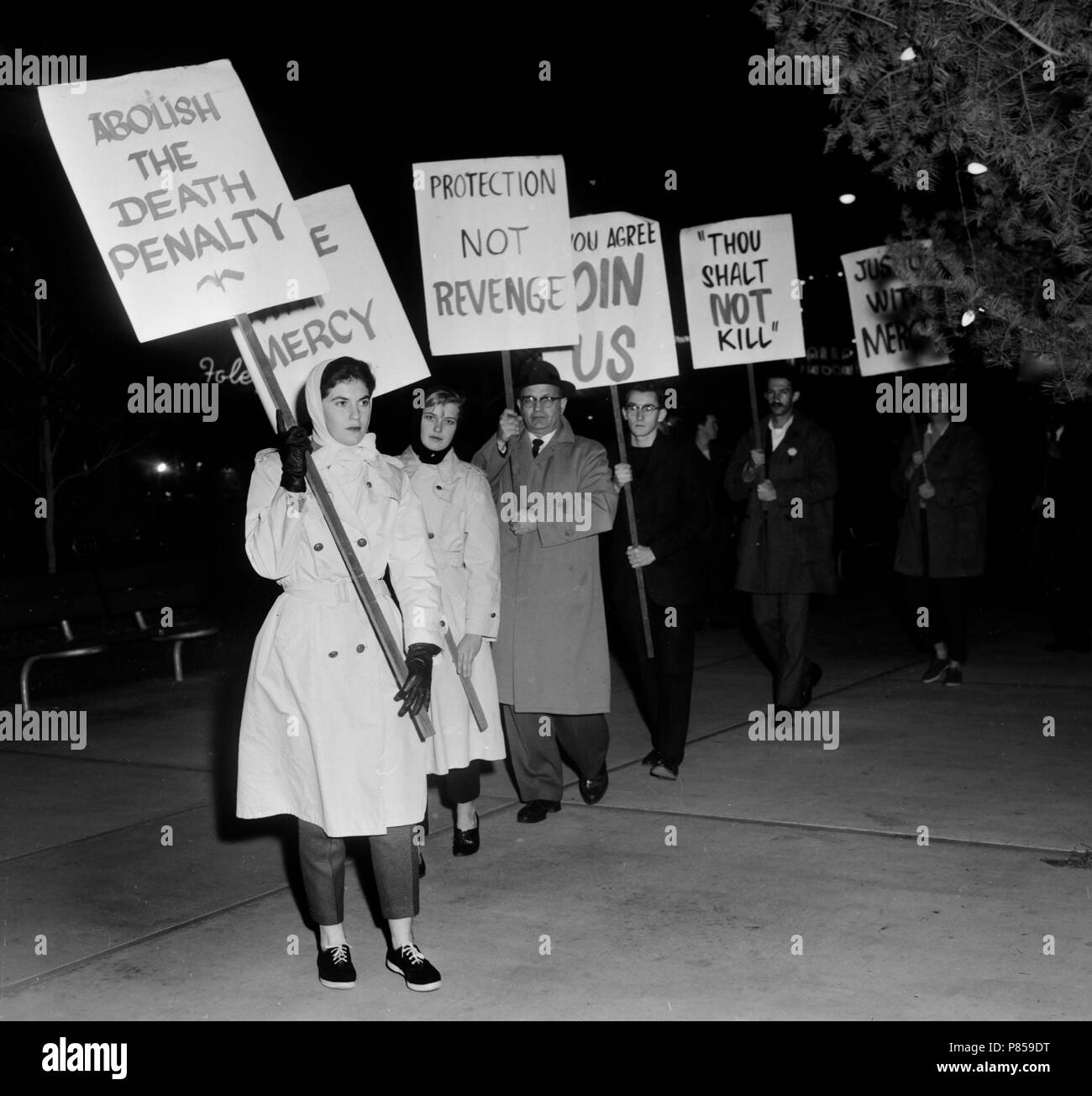 Christmas time protest over the death penalty in California, ca. 1960. Stock Photo