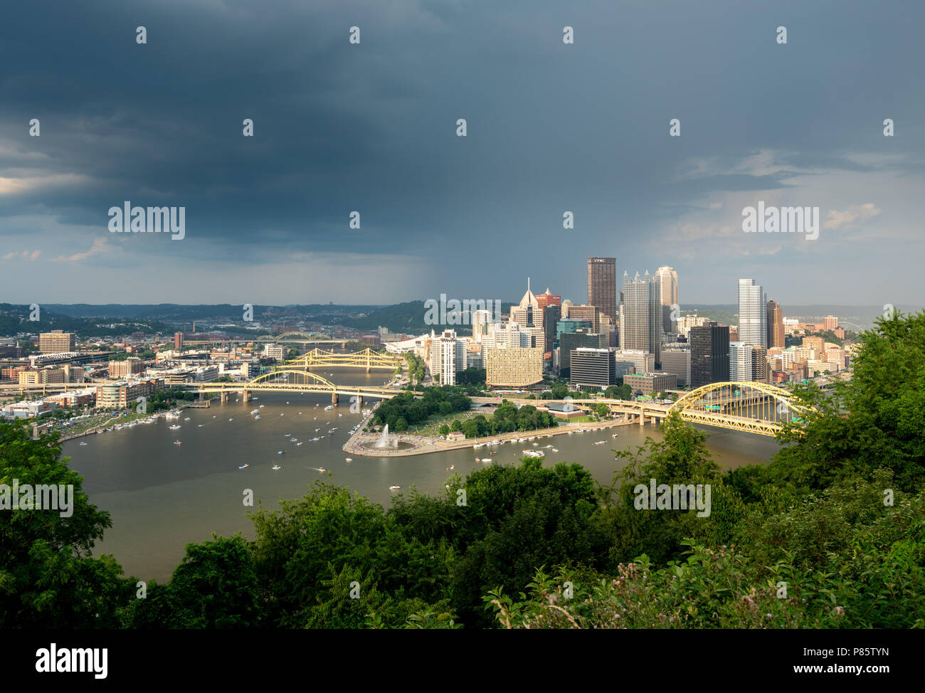Storm Over Cityscape Of Pittsburgh From Mt Washington Overlook Stock Photo Alamy