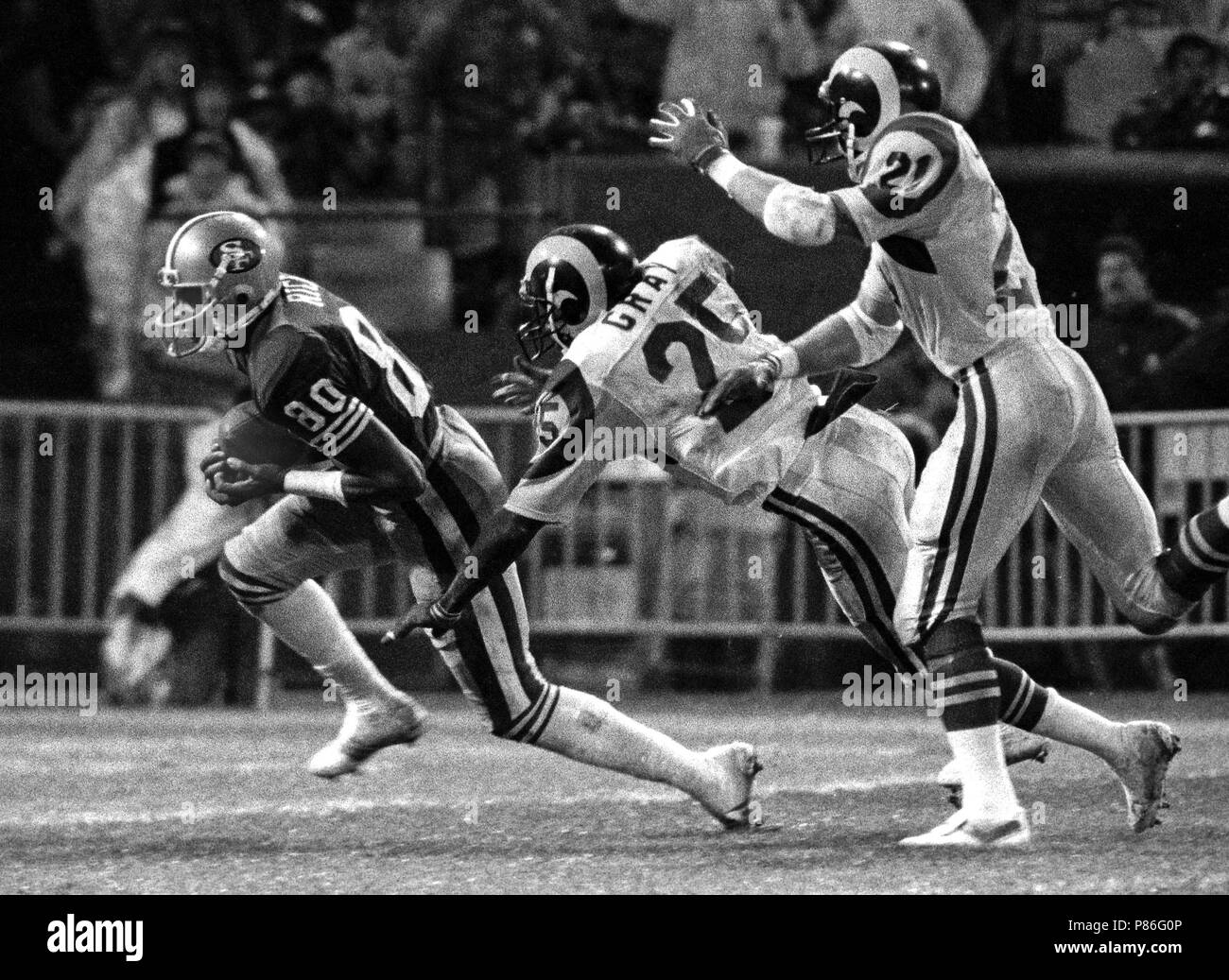 Jerry rice Black and White Stock Photos & Images - Alamy