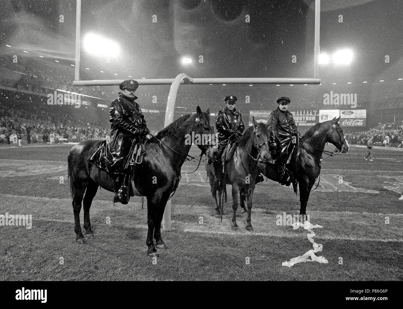 Mounted police california hi-res stock photography and images - Alamy