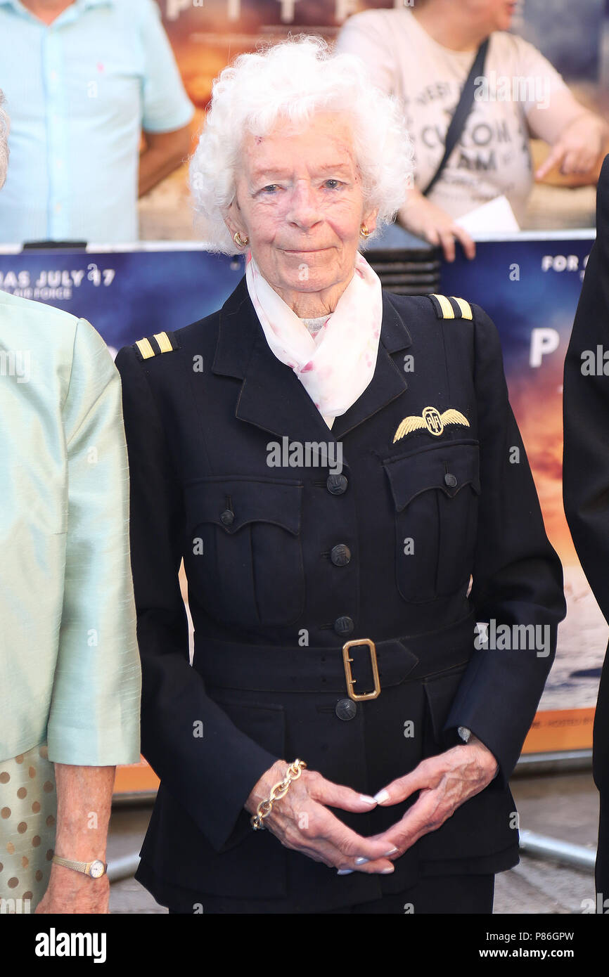Mary ellis ata hi res stock photography and images Alamy
