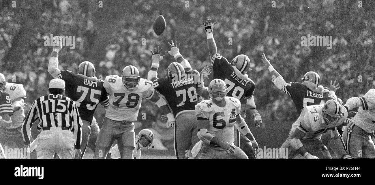 San Francisco, California, USA. 10th Jan, 1982. San Francisco 49ers  vs.Dallas Cowboys at Candlestick Park Sunday, January 10. 1982. 49ers beat  Cowboys 28-27 for Conference Championship. San Francisco 49ers (61) Guard  Dan