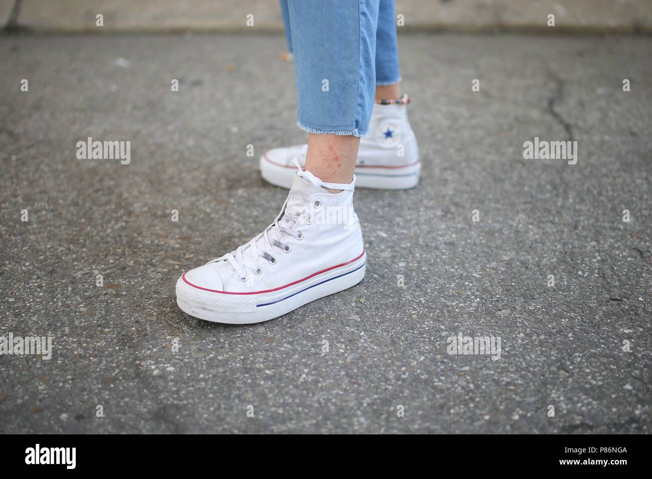 Madrid, Spanien. 08th July, 2018. Adriana Velazquez posing on the street during Mercedes Benz Fashion Week Madrid - July 8, 2018 - Credit: Runway Manhattan ***For Editorial Use Only*** | Verwendung weltweit/dpa/Alamy Live News Stock Photo