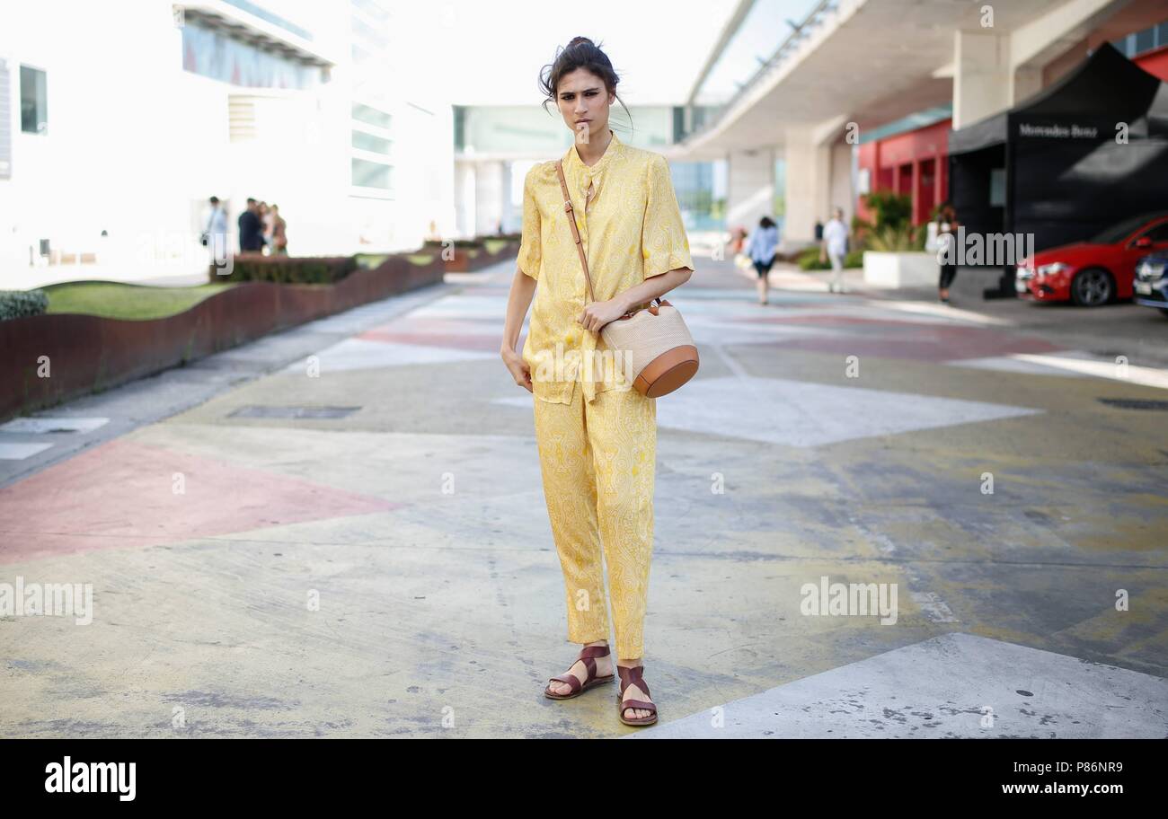 Ana Arto posing on the street during Mercedes Benz Fashion Week Madrid - July 9, 2018 - Photo: Runway Manhattan ***For Editorial Use Only*** | Verwendung weltweit Stock Photo