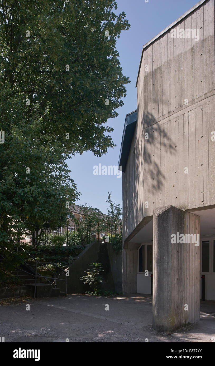 Blackheath Quaker Meeting House designed by Trevor Dannatt 1974 Stock