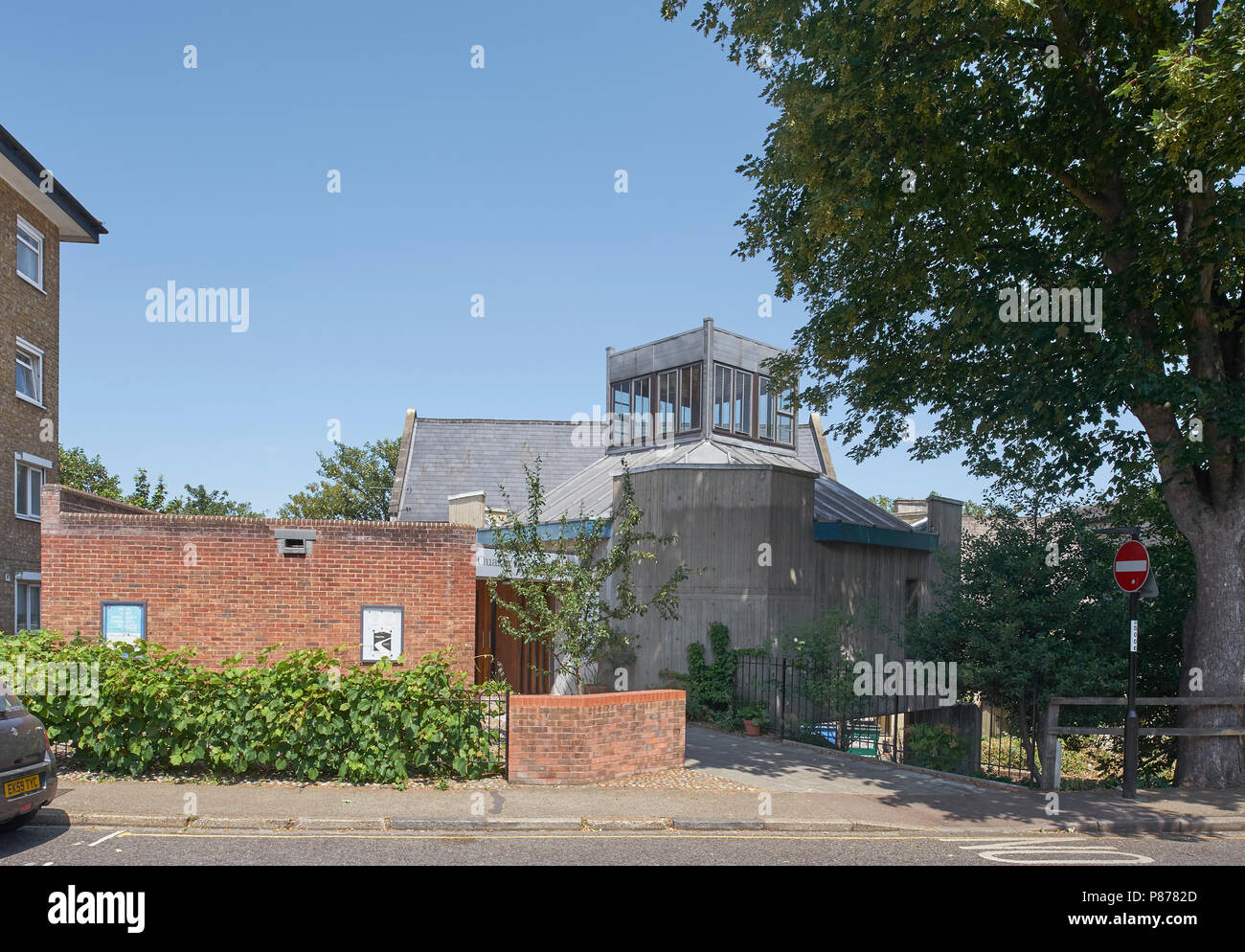 Blackheath Quaker Meeting House designed by Trevor Dannatt 1974 Stock