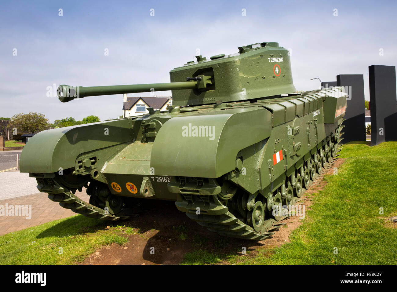 Churchill tank hi-res stock photography and images - Alamy