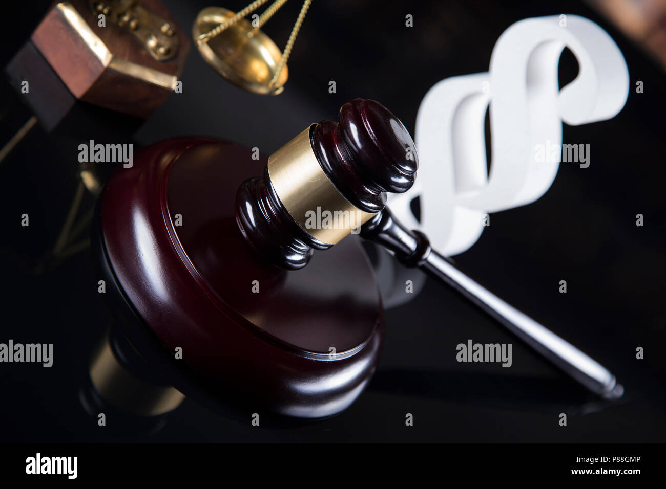 Mallet, Law, legal code of justice concept, paragraph sign Stock Photo