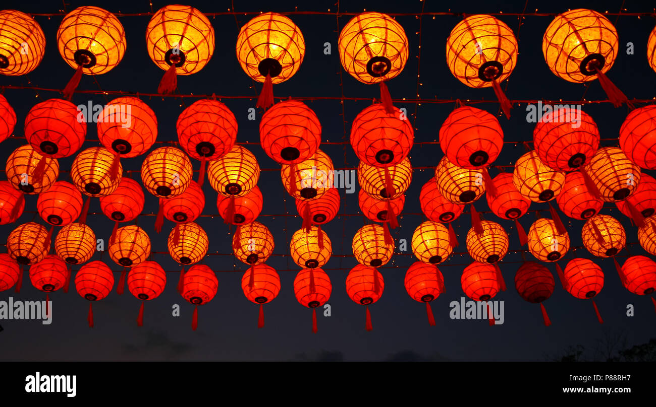 Chinese lanterns garden hi-res stock photography and images - Alamy